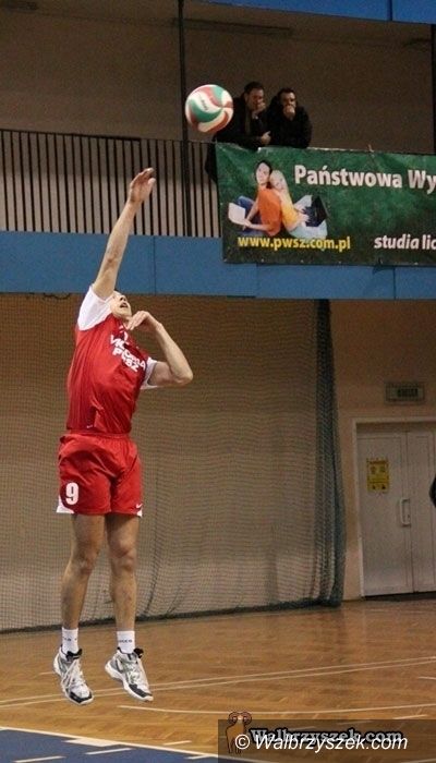 II-liga siatkarzy: Siatkarze grają o play–offy