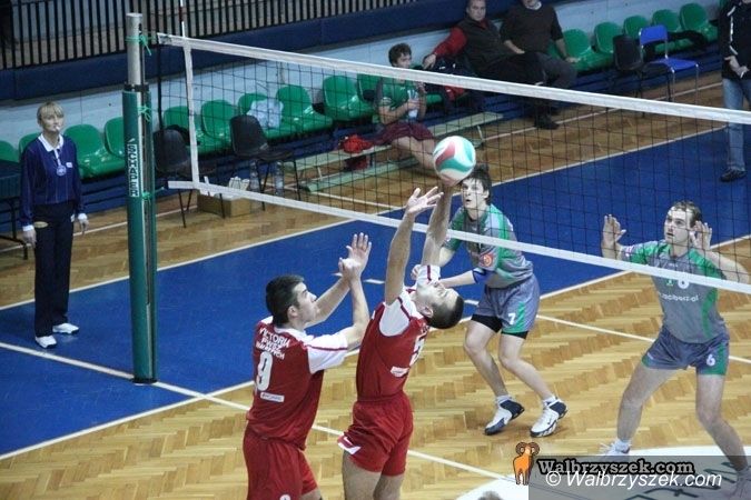 III-liga siatkarzy: Wygrać z Rafako i zapewnić sobie awans do play–offów