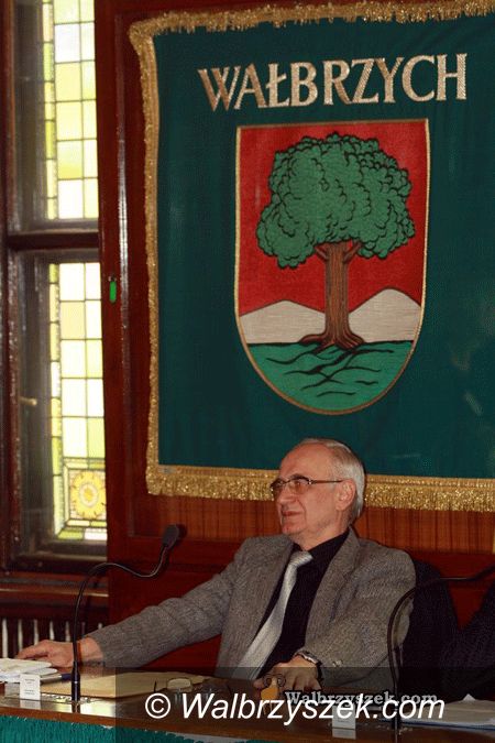 Wałbrzych: Radny Krzyżowski remontuje drogi