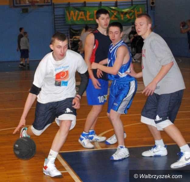 Wałbrzych: Karol wygrywa koszykarskie zmagania