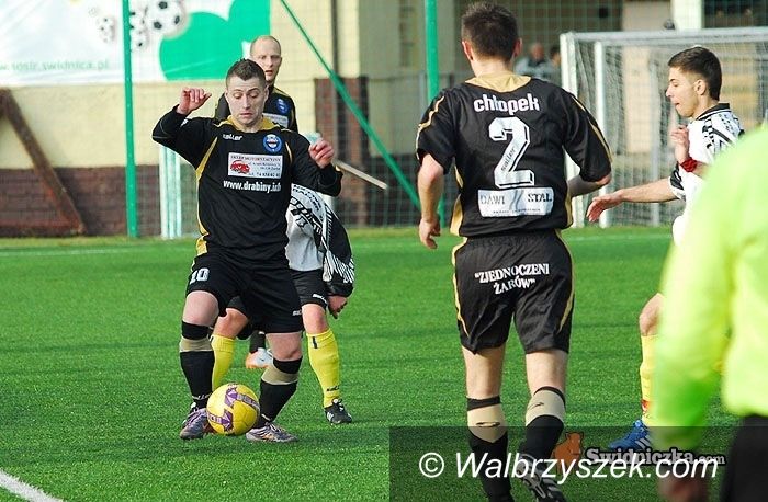 piłkarska okręgówka i klasa A: Kolejny ciężki mecz Górnika Boguszów–Gorce, tym razem lider