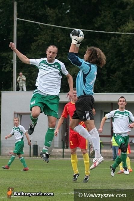 IV-liga piłkarska: MKS Szczawno–Zdrój wygrywa z rezerwami Chrobrego