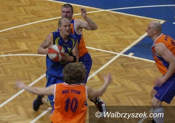III-liga koszykarzy: Nie w Wałbrzychu, a w Sosnowcu