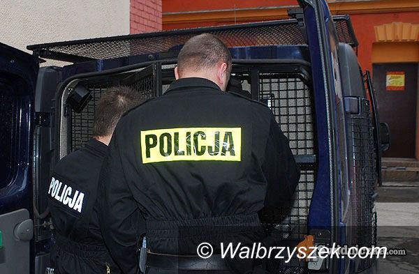 Jedlina-Zdrój: Łup:  konsola do gry, butla gazowa oraz dwa mikrofony