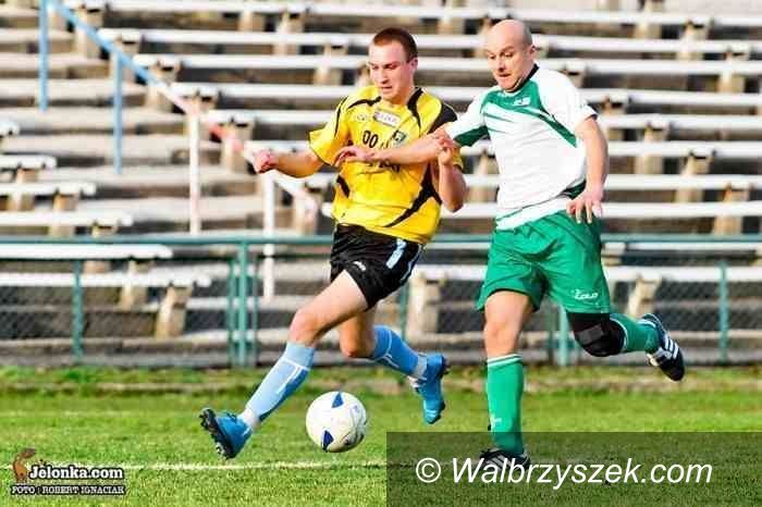 IV-liga piłkarska: „Skazani na pożarcie” powalczą w Legnicy o korzystny rezultat