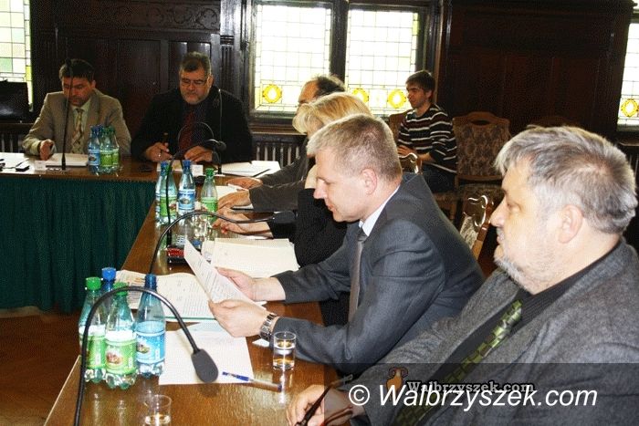Wałbrzych: PiS i WWS domagają się zwołania sesji nadzwyczajnej