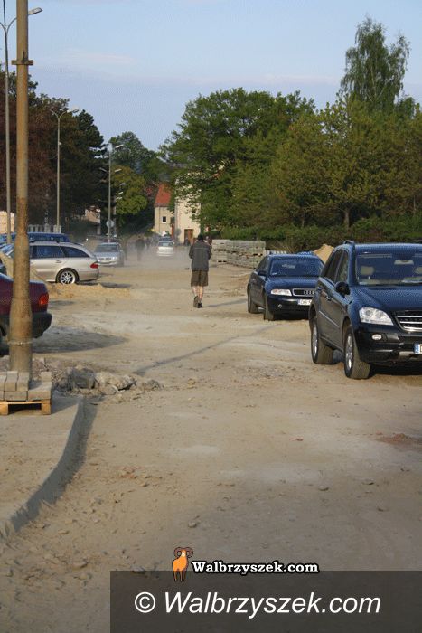 Wałbrzych: Lokatorzy mają dość mieszkania na placu budowy