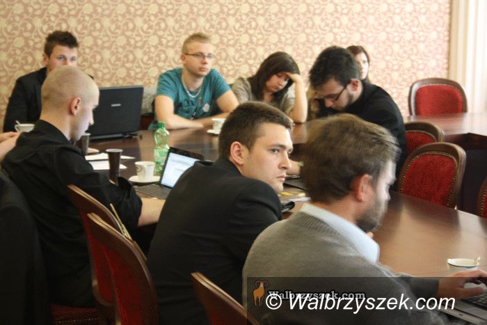 Wałbrzych: Konferencja o kolei