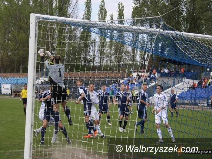 II-liga piłkarska: II–liga: Środowy mecz z liderem z Grudziądza