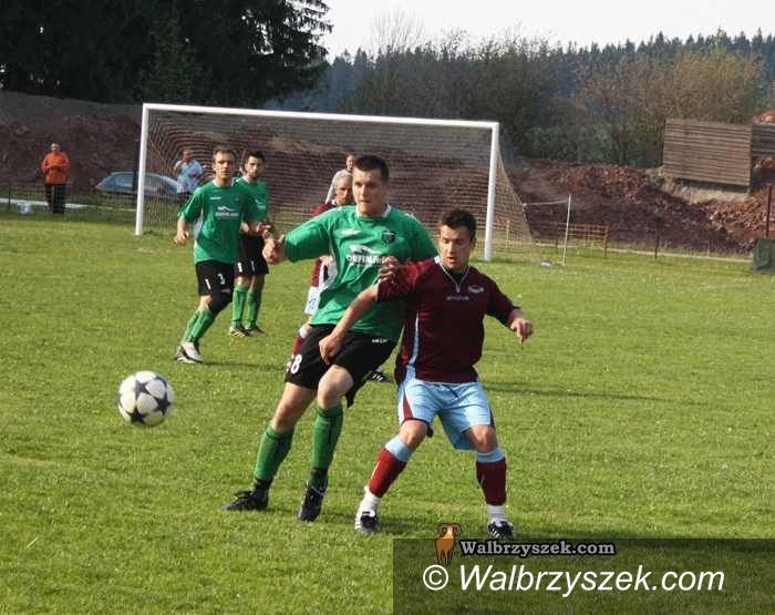 klasa A: Klasa A: Lider zagra z outsiderem, kolejne derby Wałbrzycha