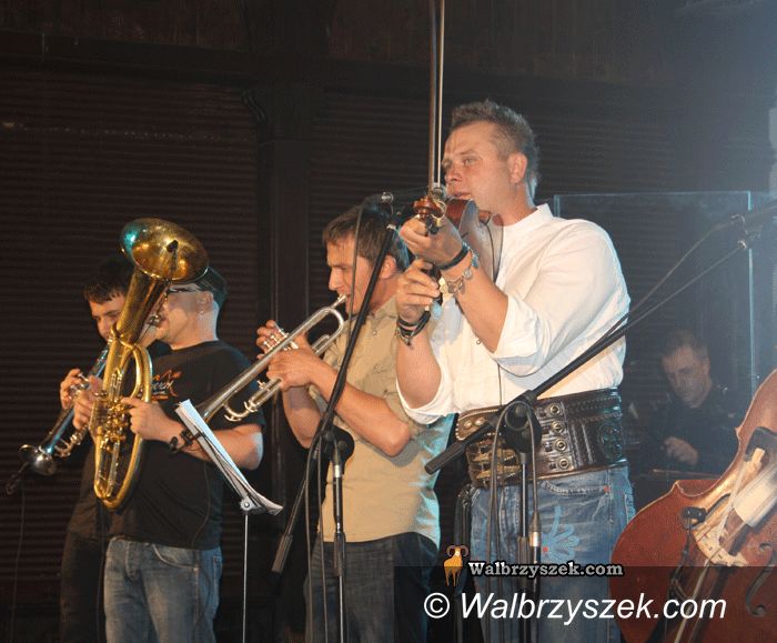 REGION, Szczawno-Zdrój: Góralska muzyka opanowała Szczawno–Zdrój