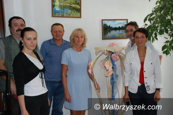 REGION, Głuszyca: Ukwiecony miejski urząd