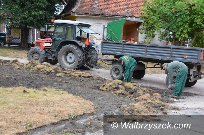 Wałbrzych: Ruszyły prace rewitalizacyjne na Placu Konstytucji 3 Maja w Wałbrzychu