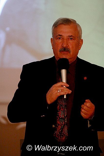 Wałbrzych: Generał w bibliotece