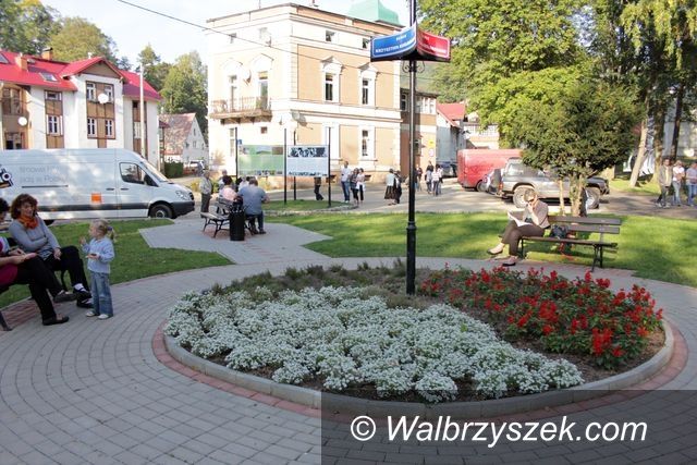 Sokołowsko: Skwer Krzysztofa Kieślowskiego w Sokołowsku