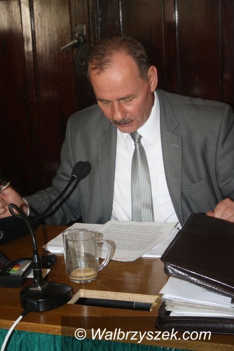 Wałbrzych: Radny Nowak domaga się kontenerów na psie odchody