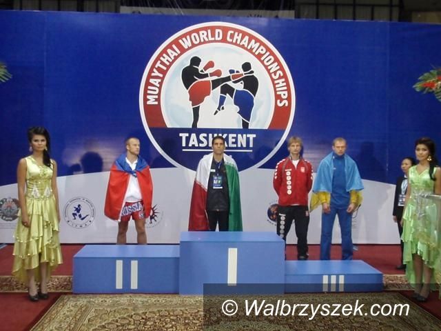 Uzbekistan: Wałbrzyszanin z brązowym medalem Mistrzostw Świata w MuayThai
