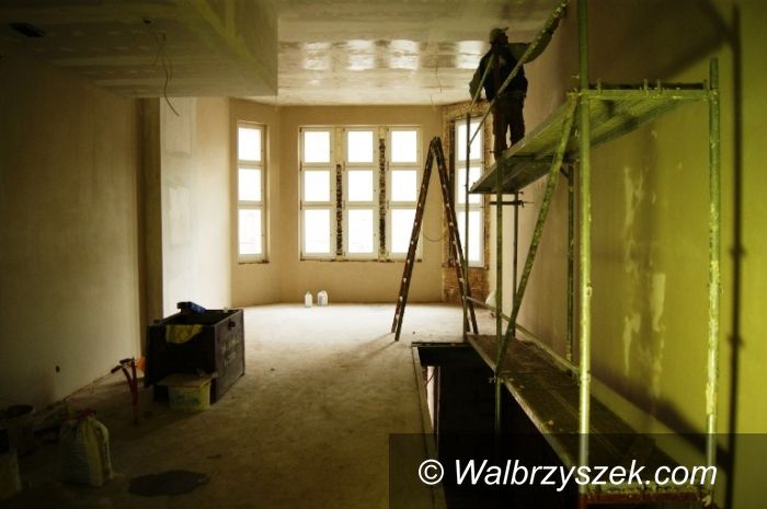 Wałbrzych: Dworzec Wałbrzych Miasto odzyskuje dawny blask