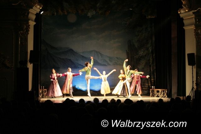 Szczawno - Zdrój: „Jezioro łabędzie” w Teatrze Zdrojowym