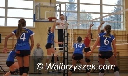Głuszyca: Seniorki UKS Głuszyca słabo, ale lepiej radzą sobie juniorki