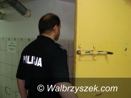 Wałbrzych: Przyłożyli mu nóż do szyi