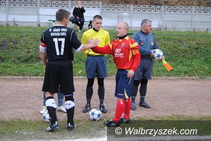 REGION: Piłkarska klasa okręgowa: Szczawno w czołówce, a Orzeł i Gorce będą walczyć o utrzymanie