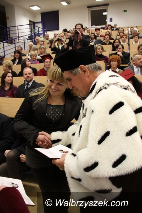 Wałbrzych: Ukończyli studia w WWSZiP
