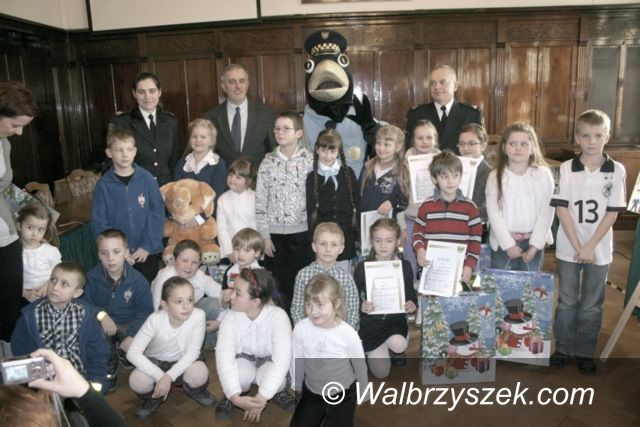 Wałbrzych: Strażnik miejski – przyjaciel dzieci