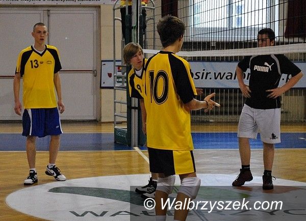 Wałbrzych: Gimnazjalna siatkówka