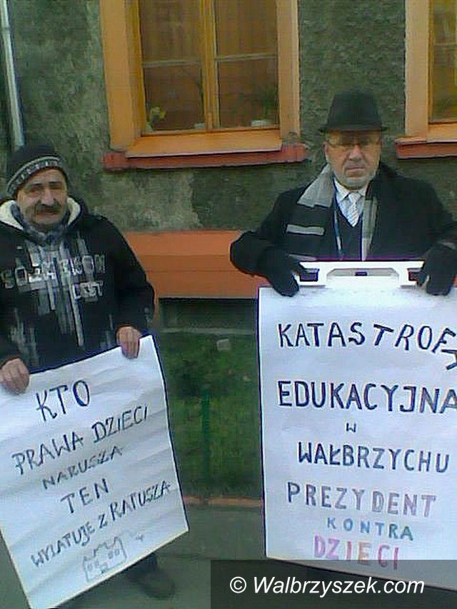 Wałbrzych: „12” walczy o przetrwanie – aktualizacja 21.32