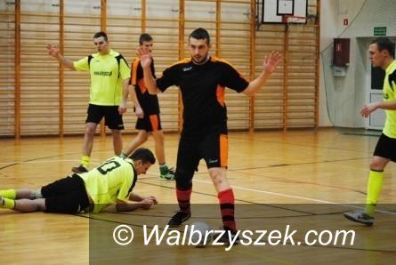 Czarny Bór: Czarnoborska Liga Halowa: Wciąż cztery ekipy z kompletem wygranych