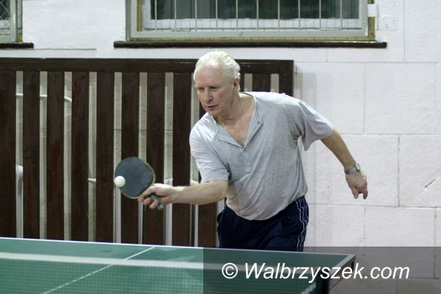 Wałbrzych: W WOK–u zagrali w ping–ponga