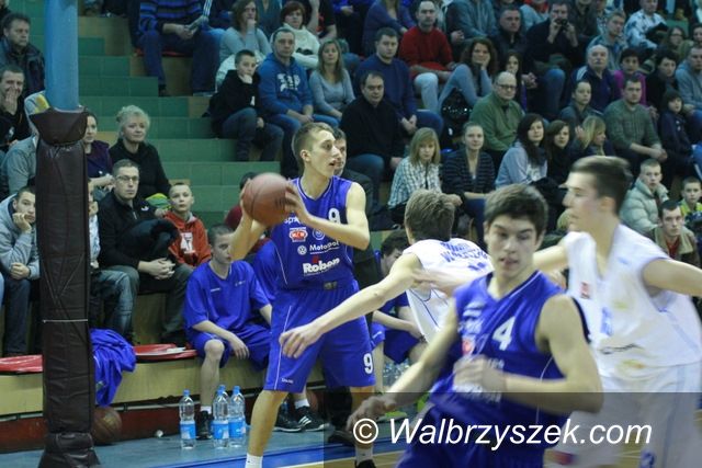 Wałbrzych: Górnik pokonał Gimbasket
