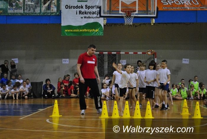 Wałbrzych: Trzecioklasiści rywalizowali w OSiR–ze