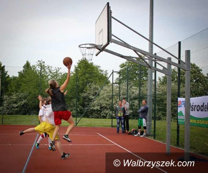 Wałbrzych: Zagrali w streetballa