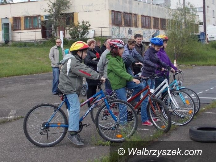Wałbrzych: Dzień bezpieczeństwa ruchu drogowego w ZS nr 5 [FOTO+filmik]