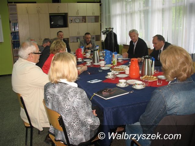 Wałbrzych: Spółdzielcy mieszkaniowi spotkali się z Jerzym Tutajem