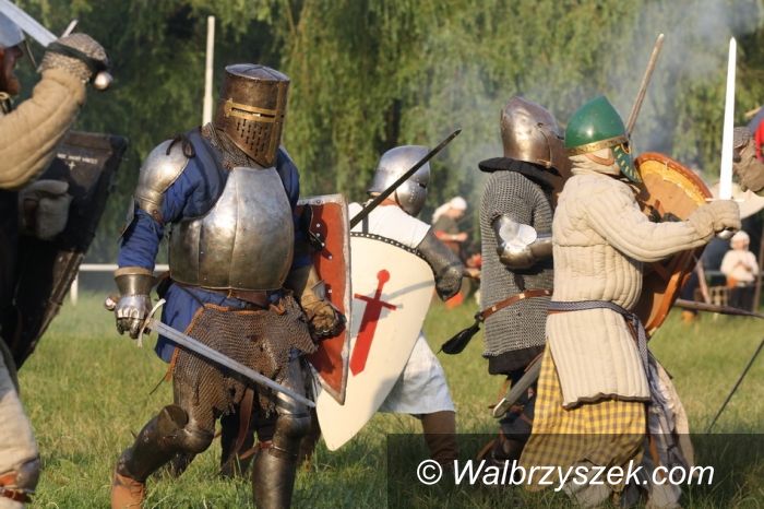 Wałbrzych: Inscenizacja walki rycerskiej