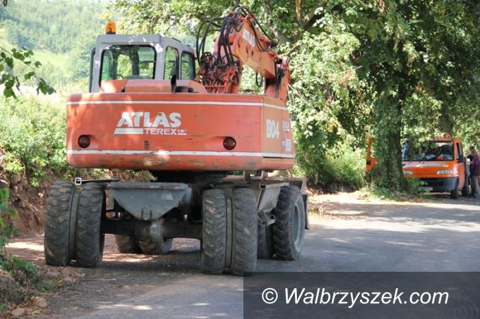 Region: Realizacja inwestycji drogowych na terenie gminy Czarny Bór trwa