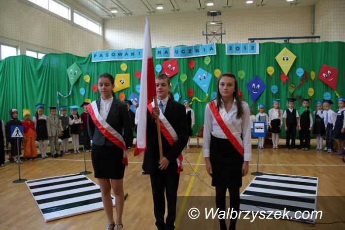 Region: Pasowanie na ucznia w szkole podstawowej w Czarnym Borze