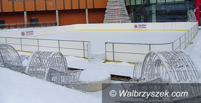 Wałbrzych: Startuje lodowisko przy Galerii Victoria