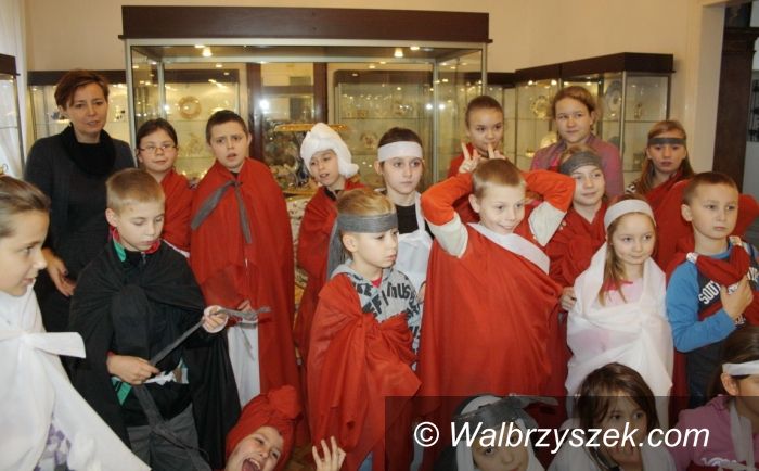 Wałbrzych: Tworzenie strojów karnawałowych w Muzeum