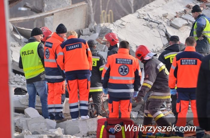 Wałbrzych: Strażacy odnaleźli zasypanego mężczyznę