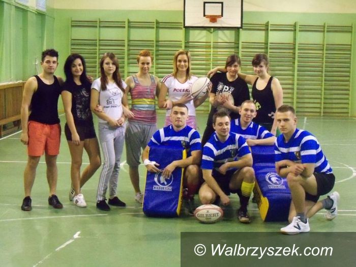 Wałbrzych: Młodzież uczy się gry w rugby