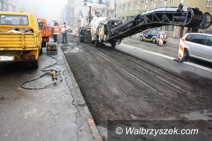 Wałbrzych: Łatanie na Grunwaldzkim