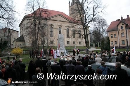 Wałbrzych: Odsłonią tablicę upamiętniającą ofiary tragedii smoleńskiej