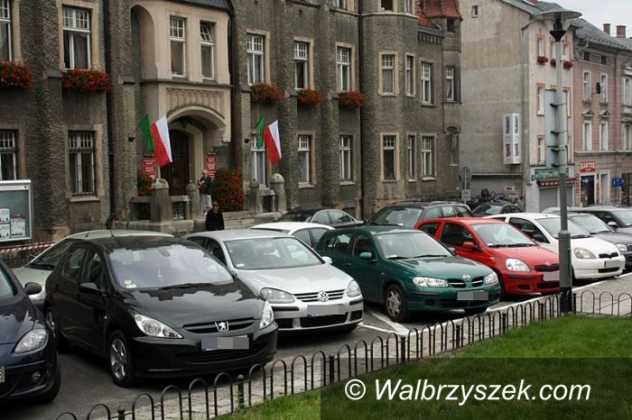 Wałbrzych: Tak się parkuje pod Ratuszem
