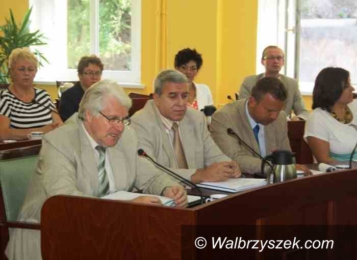 powiat wałbrzyski: Radny Kwiatkowski kontra asystent Mykytyszyn