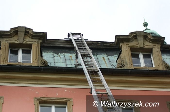 Książ: Remont dachu w Książu