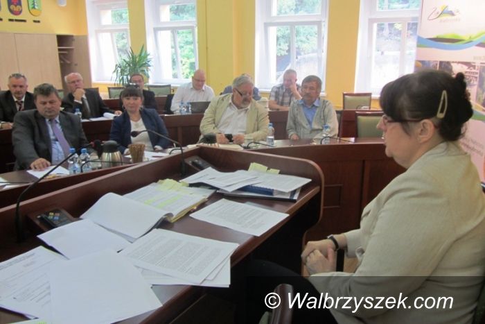 powiat wałbrzyski: O krajowych przewozach drogowych w wałbrzyskim starostwie